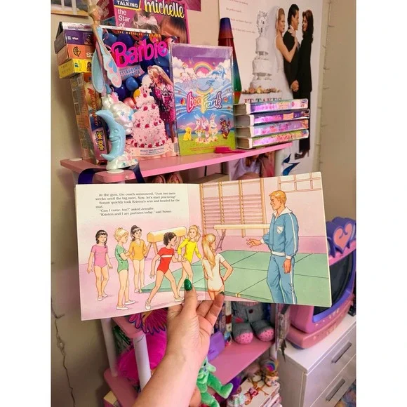 Best friends Barbie book - Picture 3 of 3